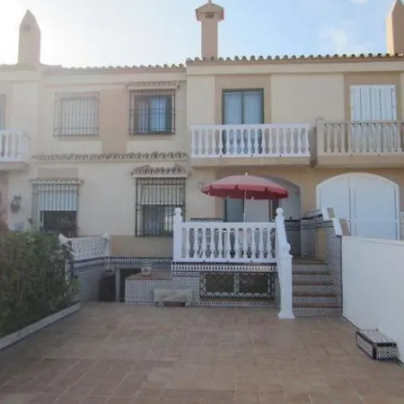 Сasa de vacaciones Chalet En Frente De La Playa